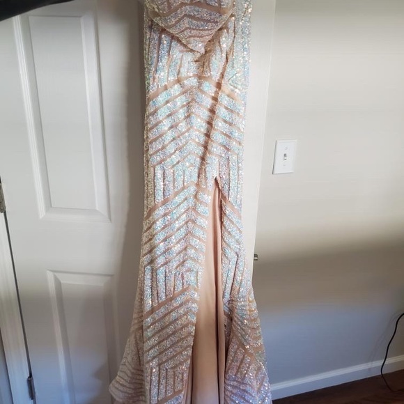 Jovani 2022, iridescent sequins throughout the Dress - Picture 11 of 13